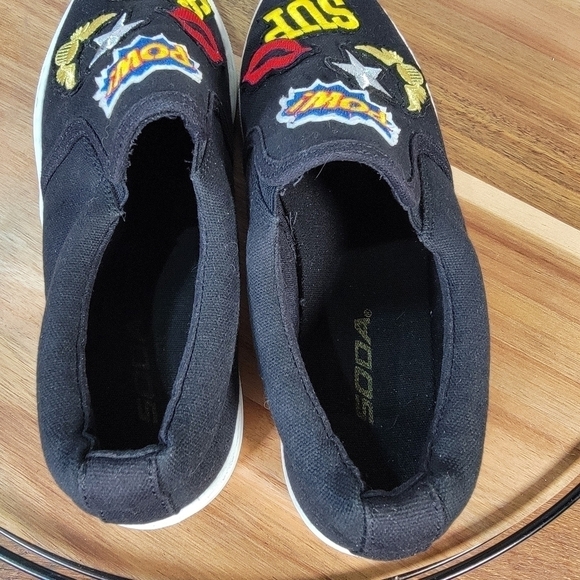 Soda Black Canvas Slip On Sneakers with Embroidered Patches Size 9 - Picture 12 of 15